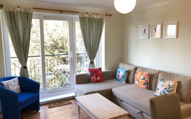 Apple Perch 2BR Flat-Free Parking