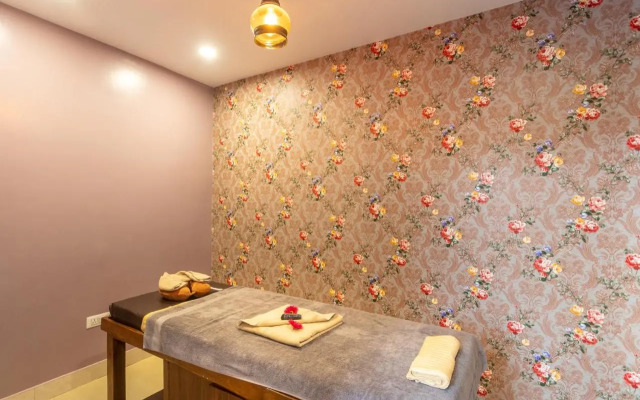 Diamond Palace Lords Plaza