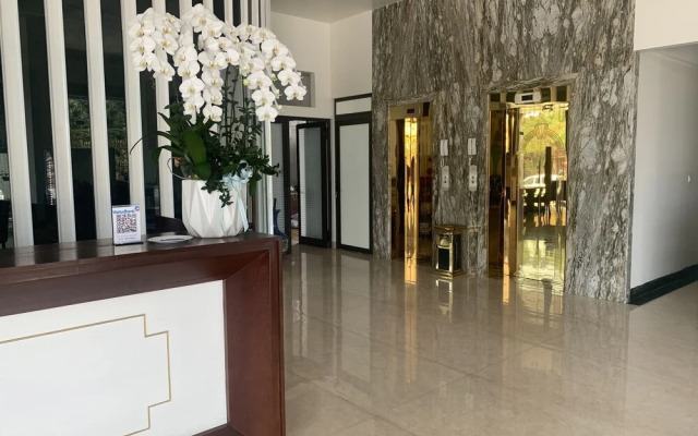 Lotus Hotel & Apartment