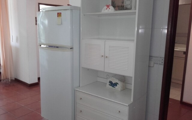 1-bed Apartment in Oura, Near the Aveiros Beach