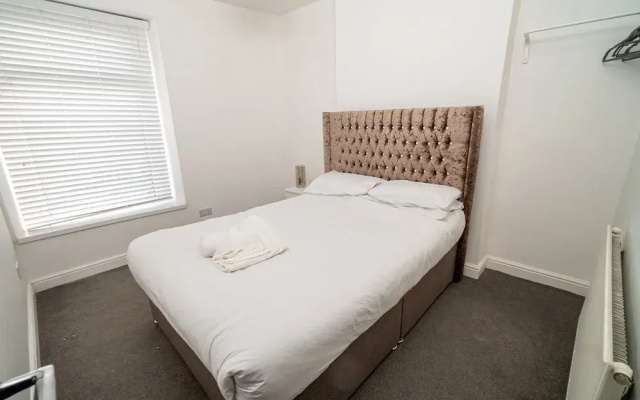 Cosy 3-bed House Walk to Swansea Stadium