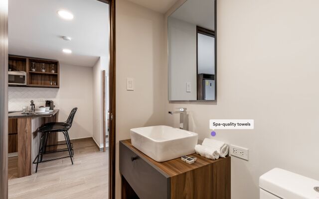 Casai Roma 1BR Chic PH