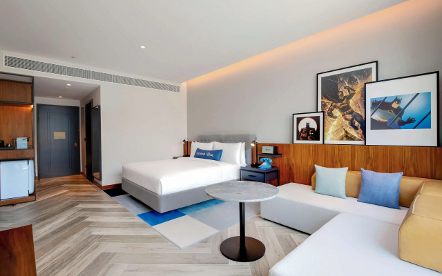 The WB Abu Dhabi, Curio Collection by Hilton