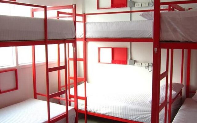 Jellybean Ezy Hostel Sathorn