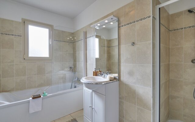 Picturesque Bungalow in Lanzac With Private Terrace