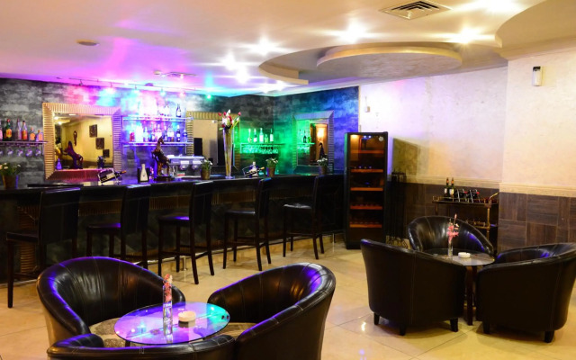 Larsa Hotel