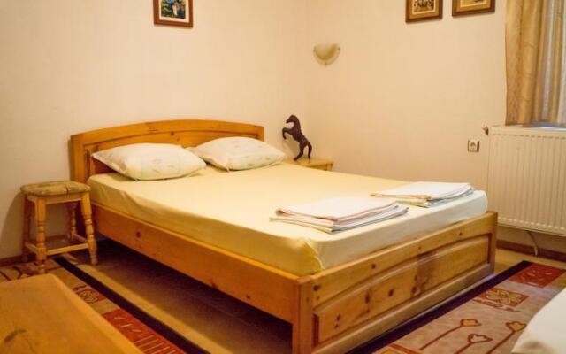 Toni's Guest House