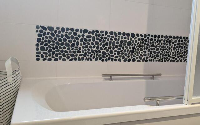 LovelyStay - Sesimbra 3BDR Apartment W/Terrace