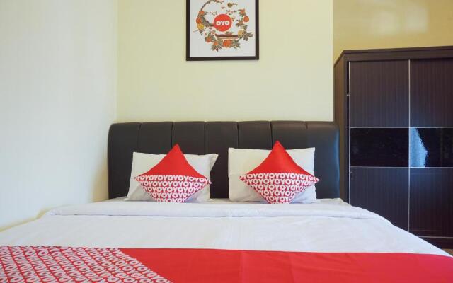 OYO 895 Mahameru Residence