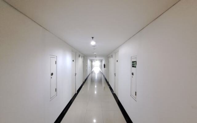 OYO Life 93140 Apartment Grand Sentraland By Fahri