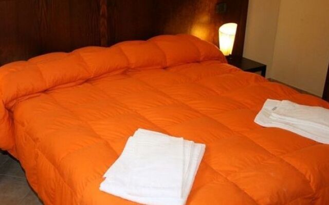 Red Hotel