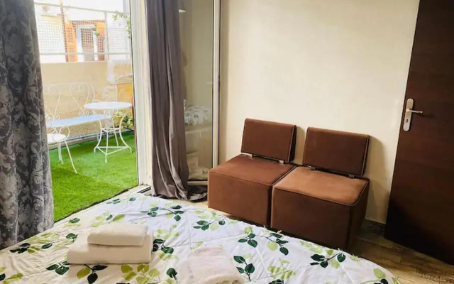 Amazing House with Jacuzzi and Huge PVT Garden