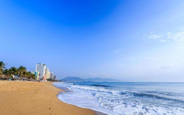 Handy Beachfront Apartment