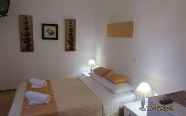 Milos Inn & Maisonette