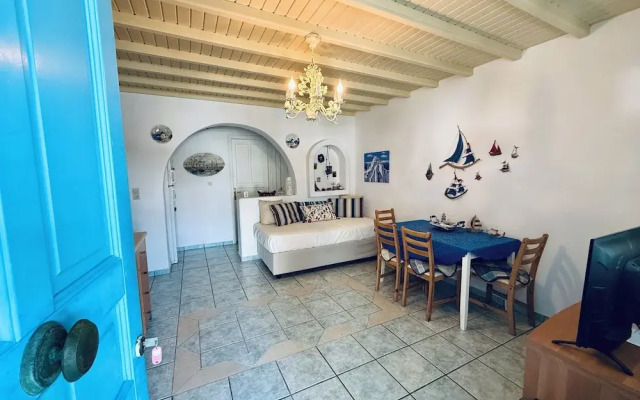 Stylish 2 Bd Escape Apt at Ornos Beach