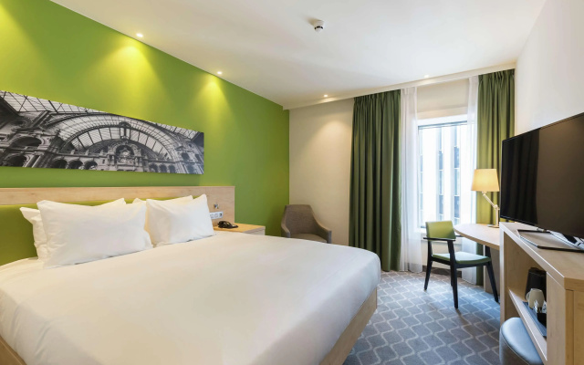 Hampton by Hilton Antwerp Central Station