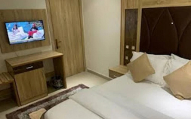 D Avalon Suites