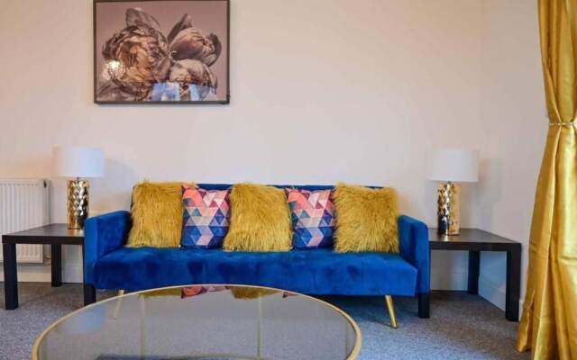 Livestay - Modern Spacious 2 Bed 2 Bath Apartment