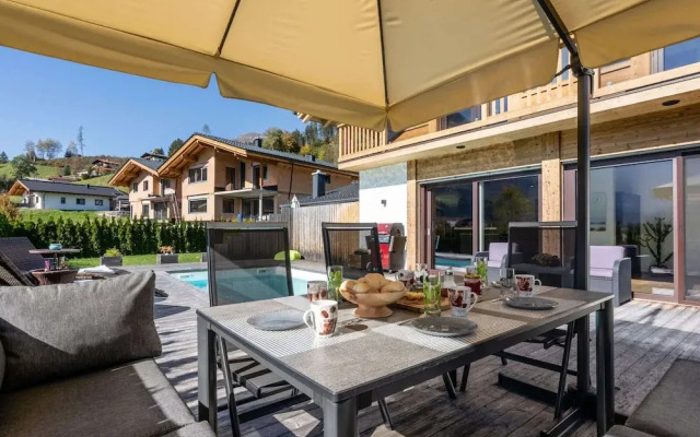 Chalet in Neukirchen am Grossvenediger With Pool