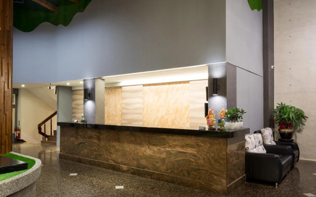 Yadi Hotel