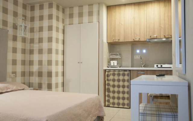 Ariadnes Holiday Accommodation II