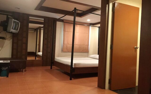 Paradise Inn Chonburi - Adults Only