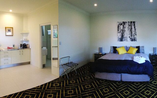 Montville Suites