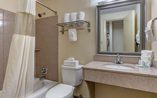 Quality Inn & Suites - Greensboro-High Point