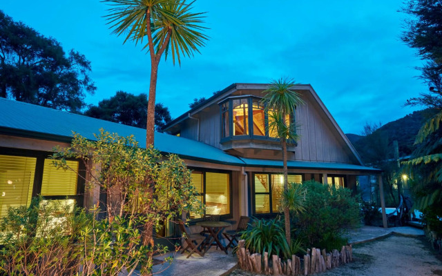 Awaroa Lodge
