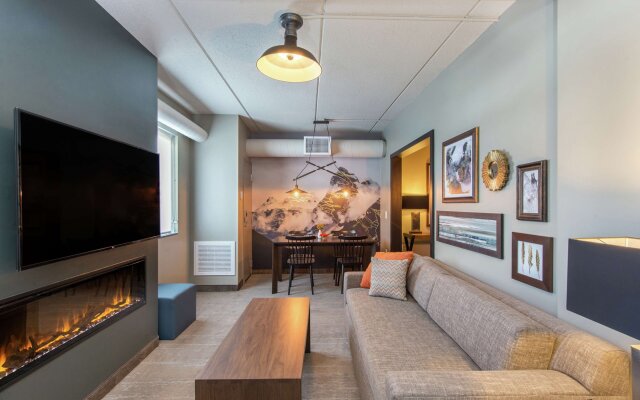 Hotel Saranac Curio Collection By Hilton