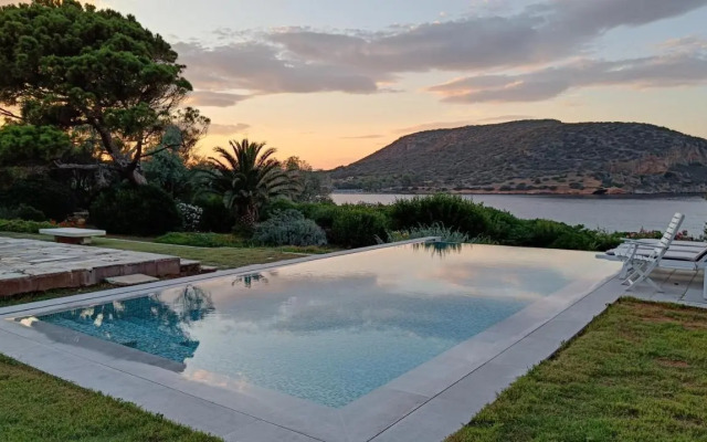 Summer Villa in Porto Rafti