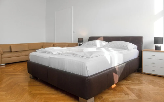 Perfect 7BR Stay Near Hauptbahnhof
