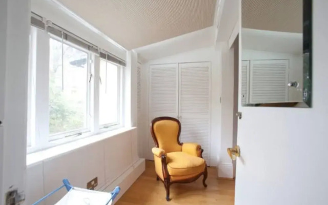 Chic Notting Hill Apartment