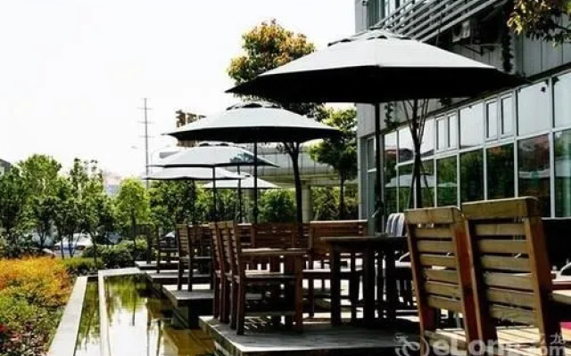 Sprot Life Garden Hotel