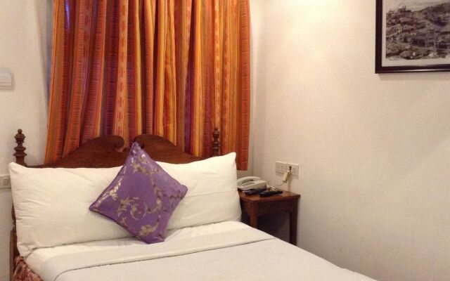 Log Cabin Hotel-Baguio