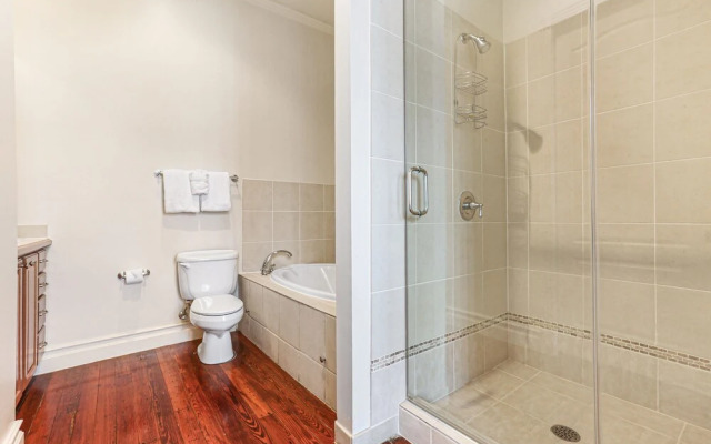 Luxury 4BR With Private Rooftop Deck