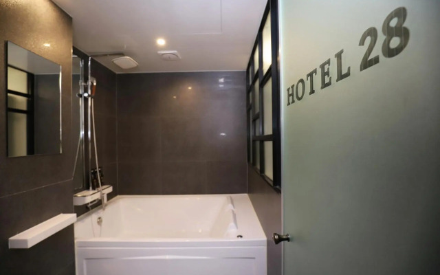 The Unique Hotel 28