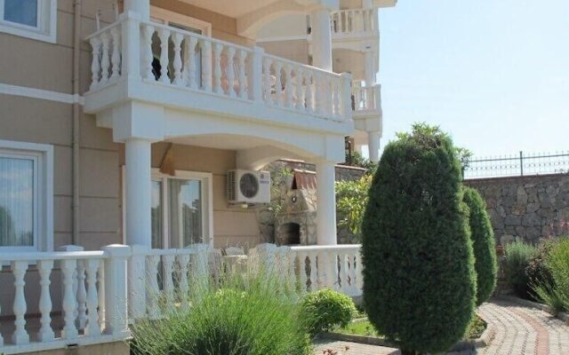 Villa TH17 by JoyLettings