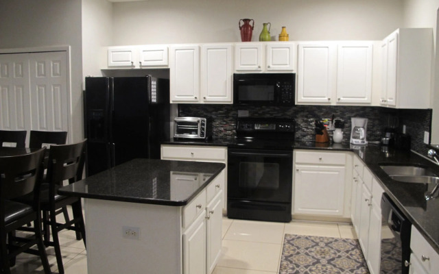 Lake Berkley 7BR Pool Home LB988