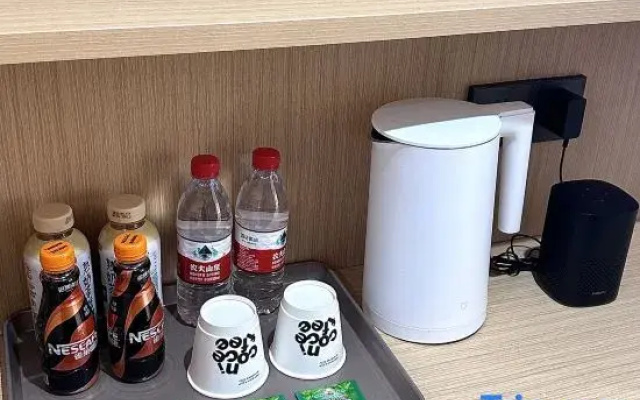 Yichang Youth Cabin · Apartment Hotel
