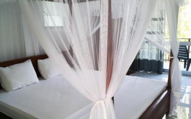 Era Holiday House