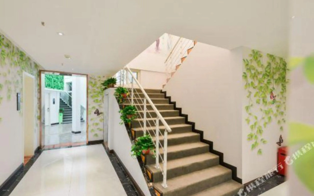 Zhengzhou Shangjia Fashion Hotel (Longzihu College District Store)