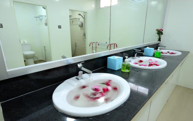 Backpacker Hostel - Adults Only