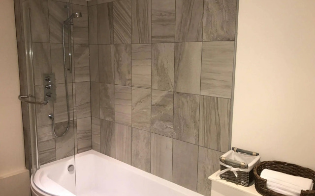 The Lodge at Broadway