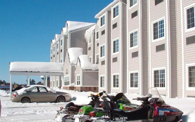 Parry Sound Inn & Suites