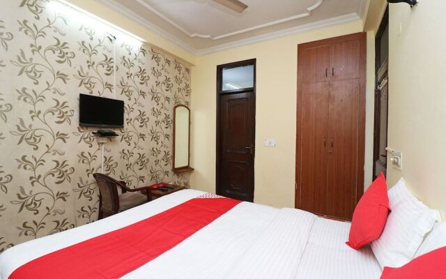 OYO 24421 Classic Hotel