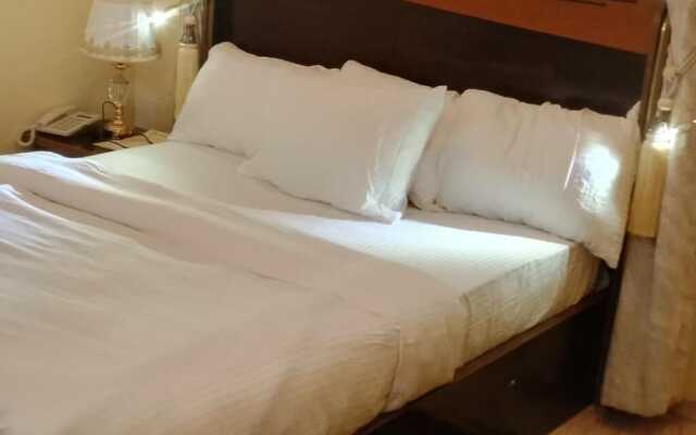 Naptin Executive Hotel And Suites