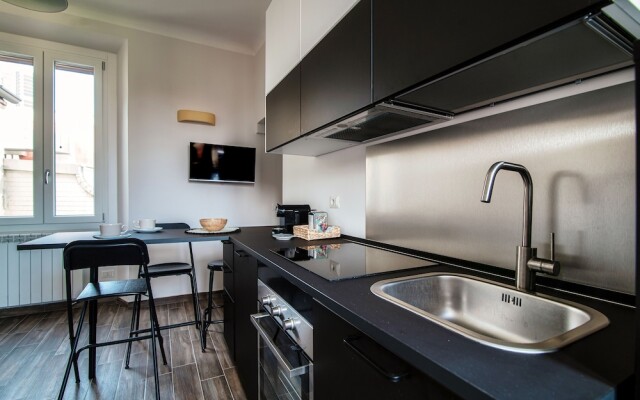 JOIVY Stylish Flat, 5-Minute Metro Trip To Centre