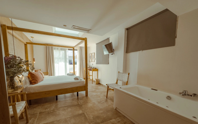 ICON Valparaiso - Adults Only