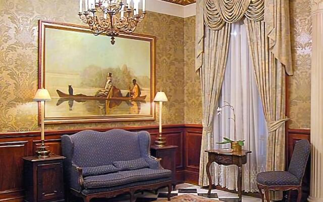 Le Richelieu Hotel
